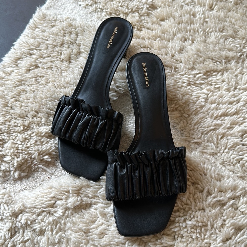 Reformation Scrunched Block Heel Mule🖤LIKE NEW